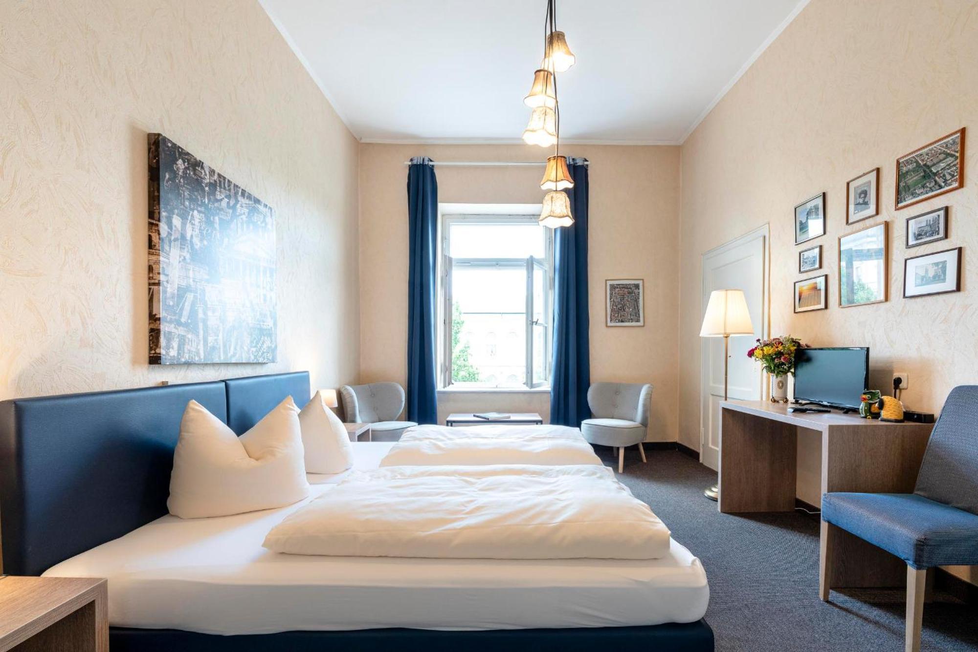 Hotel-Pension Am Siegestor Mnichov Exteriér fotografie