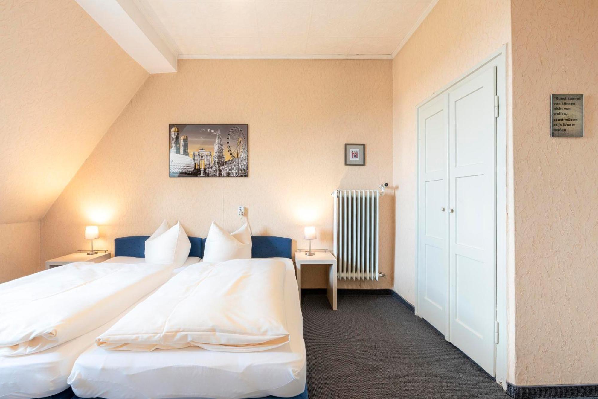 Hotel-Pension Am Siegestor Mnichov Exteriér fotografie