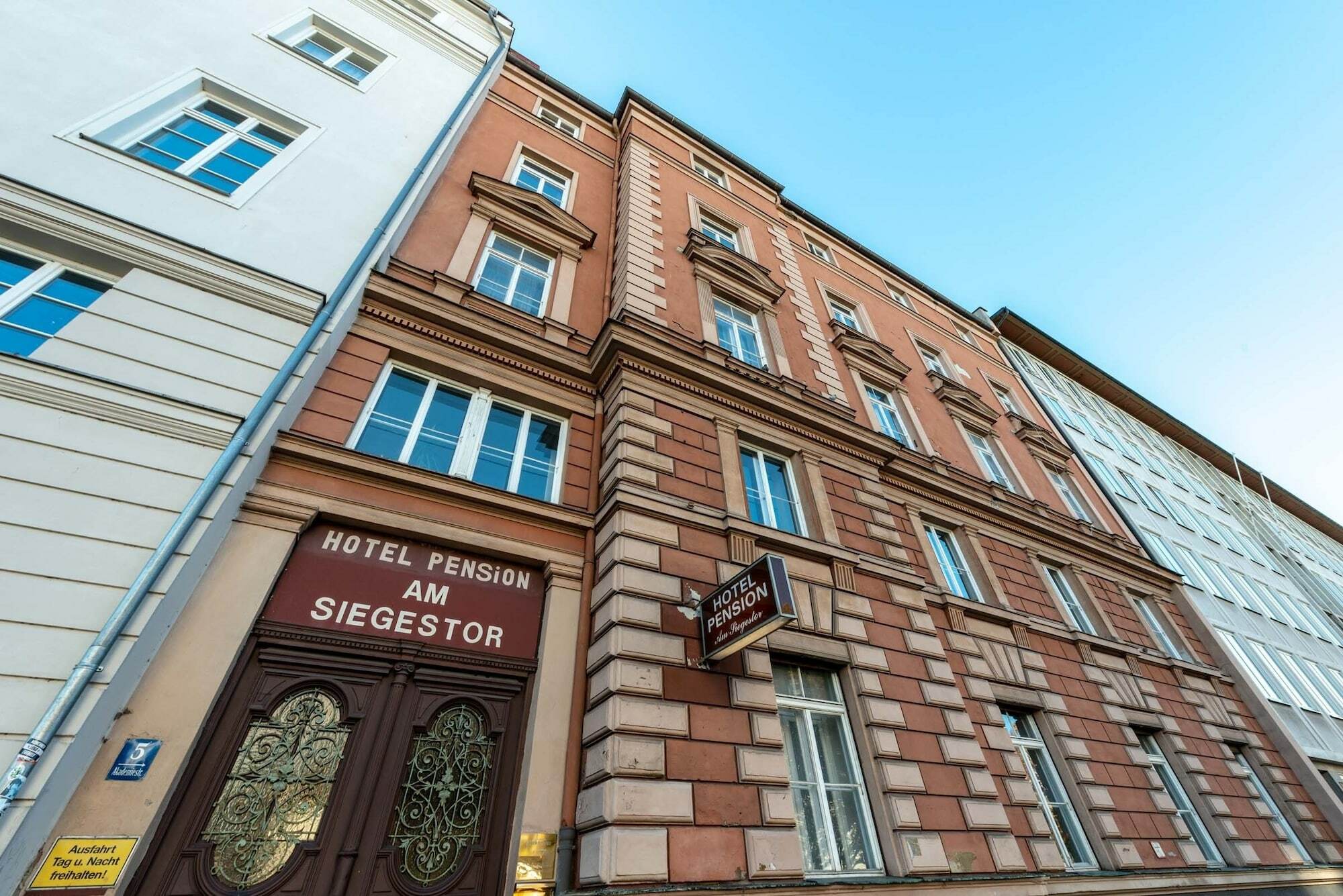 Hotel-Pension Am Siegestor Mnichov Exteriér fotografie